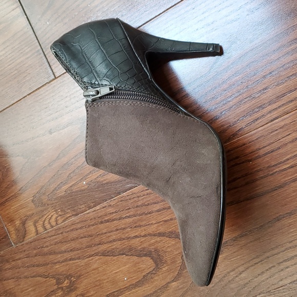 Size 7 Gorgeous brown suede and black leather heels with zipper opening - Picture 2 of 5